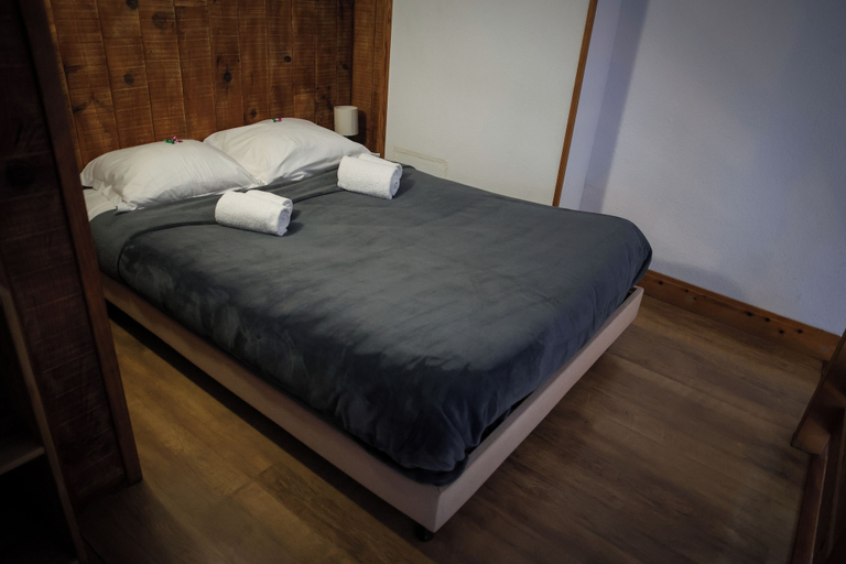 Room 4, Hotel les 5 saisons, Hautes-Alpes