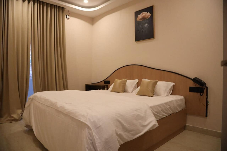 Room 5, Heaven Crest - 1270 Suites  Stays, Kancheepuram