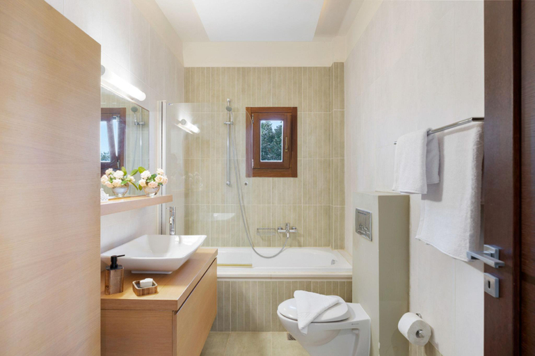 2, Luxurious Villa Liandri – 600 m² Resort, Crete