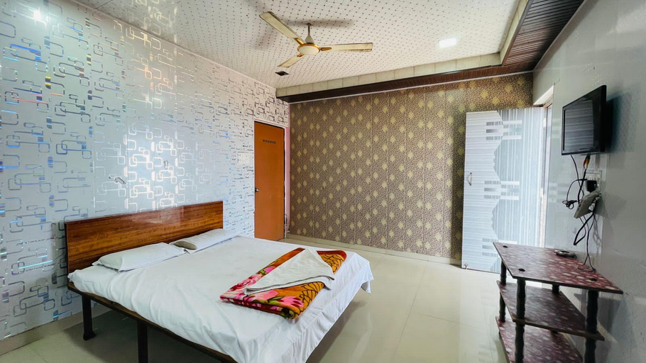 Others 3, Kaas Hill Resort, Satara
