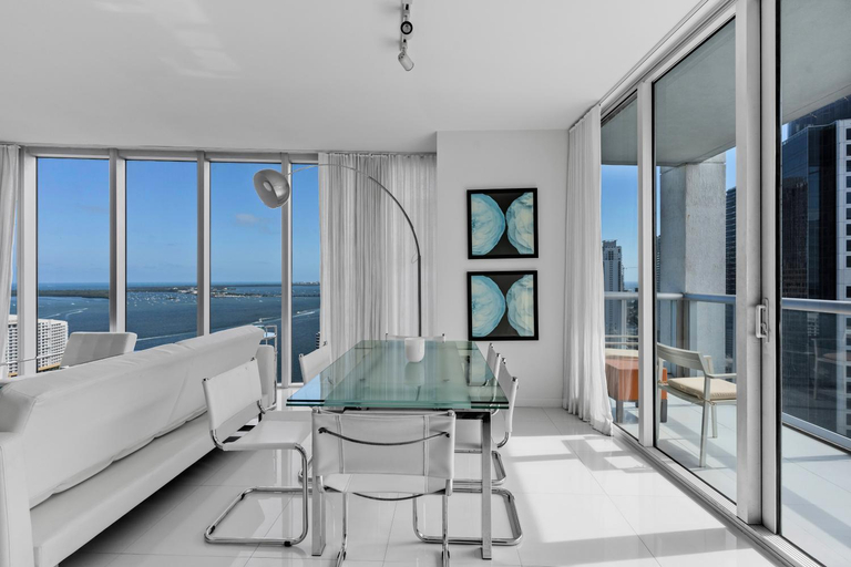 Others 5, Large Suites in Iconbrickell with bay views, Miami-Dade