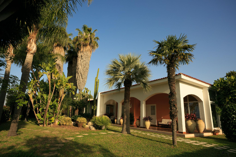 2, Temenos Villa in Siracusa, Syracuse