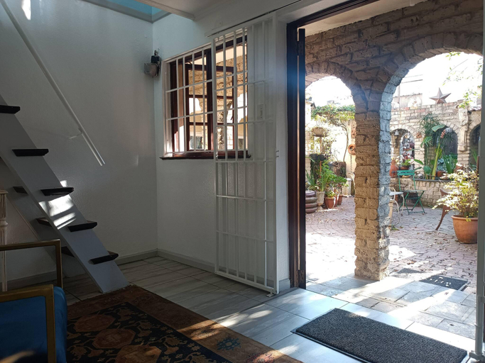 3, Character Cottage with Balcony in Peaceful Garden, City of Johannesburg