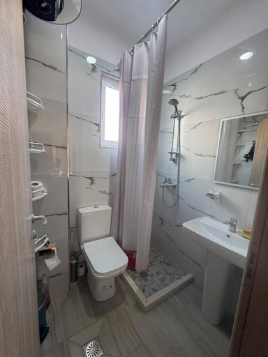 Bathroom 4, Oceanic Luxury Apartments, Sarandës