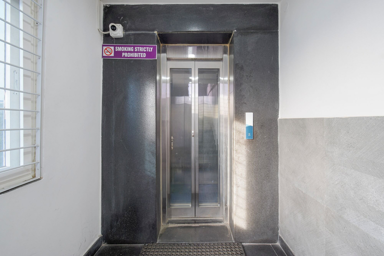 Elevator, Fabhotel Sushmitha Inn, Warangal