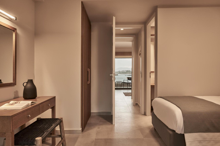 5, Beachfront Alassa Villas w/ Private Pools Complex, Peloponnese