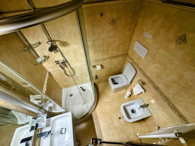 Bathroom, Vela Hotel Restaurant, Kavajës