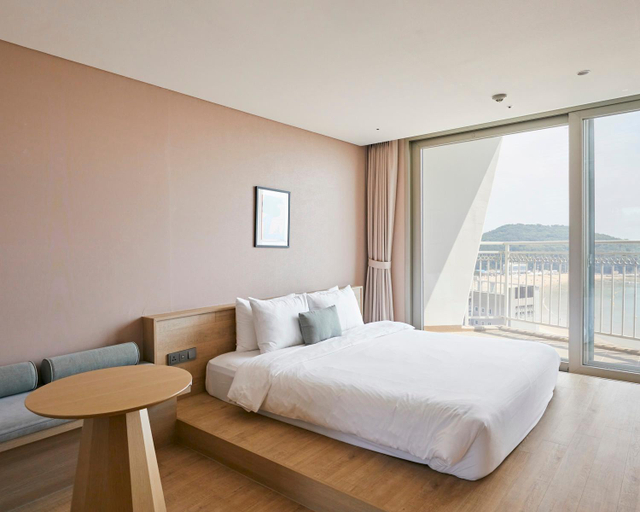 Bedroom 3, The Week And Resort, Jung