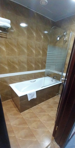 Bathroom 4, Golden Coast Hotel, Baku