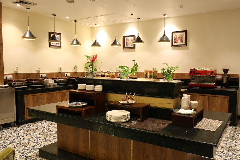 Food & Drinks 5, Days Hotel by Wyndham Neemrana Jaipur Highway, Alwar