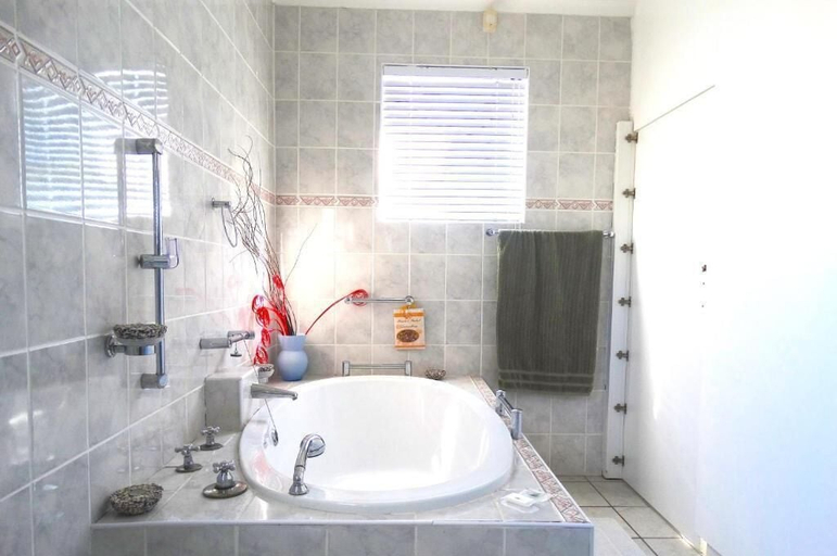 Bathroom 5, Au Plais de Langebaan, West Coast