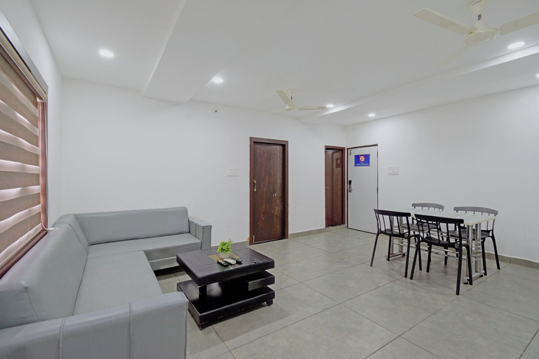 Living area 4, Fabhotel Sushmitha Inn, Warangal