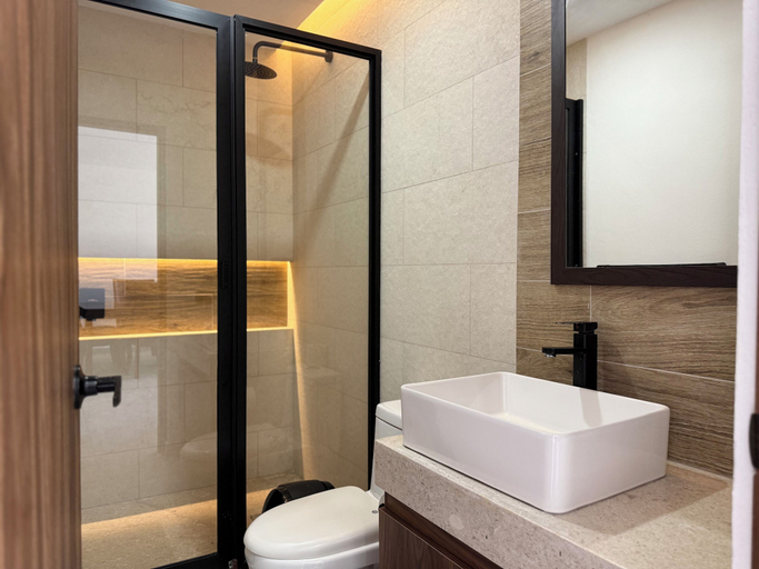 Bathroom 5, Nautilus Apartments, Mazatlán