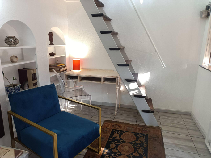 5, Character Cottage with Balcony in Peaceful Garden, City of Johannesburg