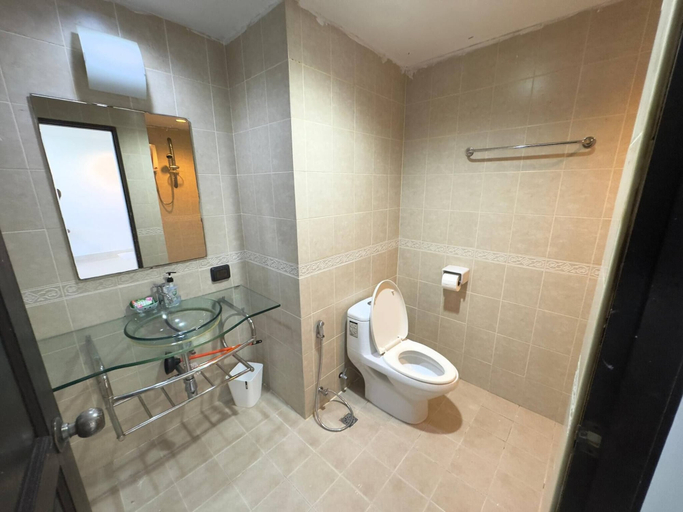 Bathroom 3, Heaven of Pattaya!!!, Pattaya