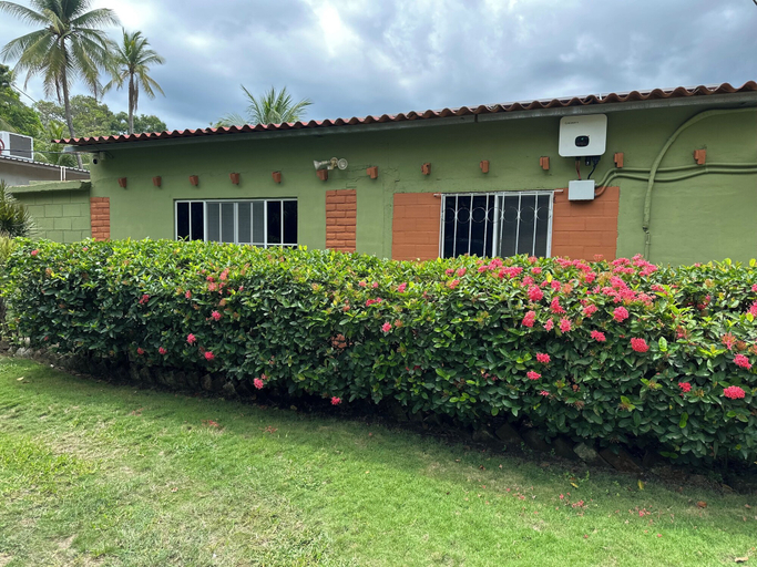 Property grounds 5, Palm beach, La Libertad