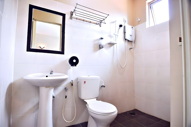 Bathroom 4, Potato Hotel, Larut and Matang