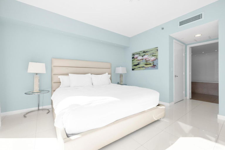 Bedroom 2, Large Suites in Iconbrickell with bay views, Miami-Dade