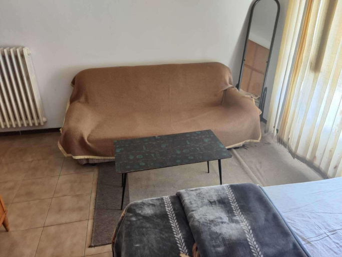 Living area 5, 3 bed - Sleeps 6 - Mountain View - Parking - Pets, Ancona