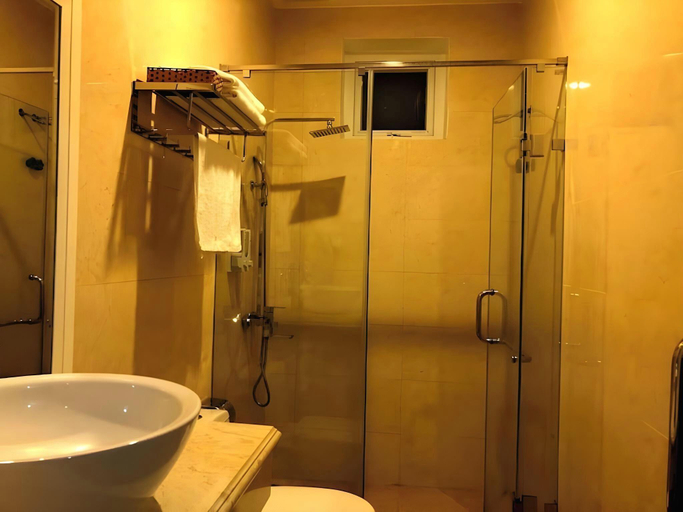 Bathroom 3, White Hotel, Vinh