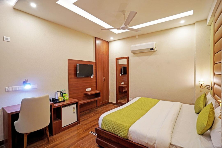 Bedroom, Diamond Admire Hotel and Banquets, Gautam Buddha Nagar