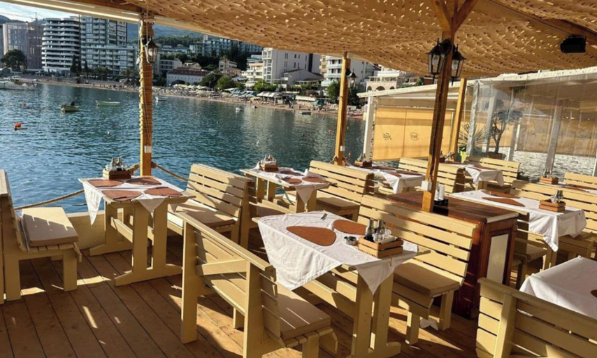 Outdoor dining 5, Hotel Kuc