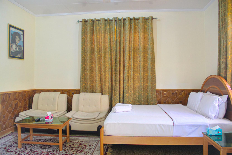 Bedroom 2, Green Palace Hotel, Gahkuch, Northern Areas