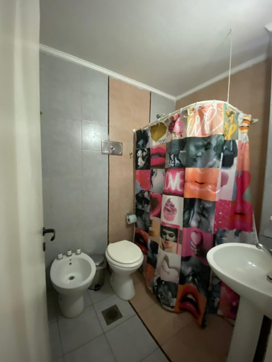 Bathroom 3, La Posada de Los Fresnos, Colón