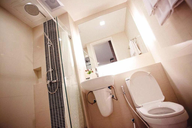 Bathroom 4, Orion Rooms Sukhumvit 11, Wattana