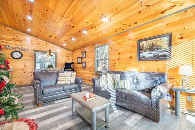 Others 5, Eagles Nest Hideaway, Sevier