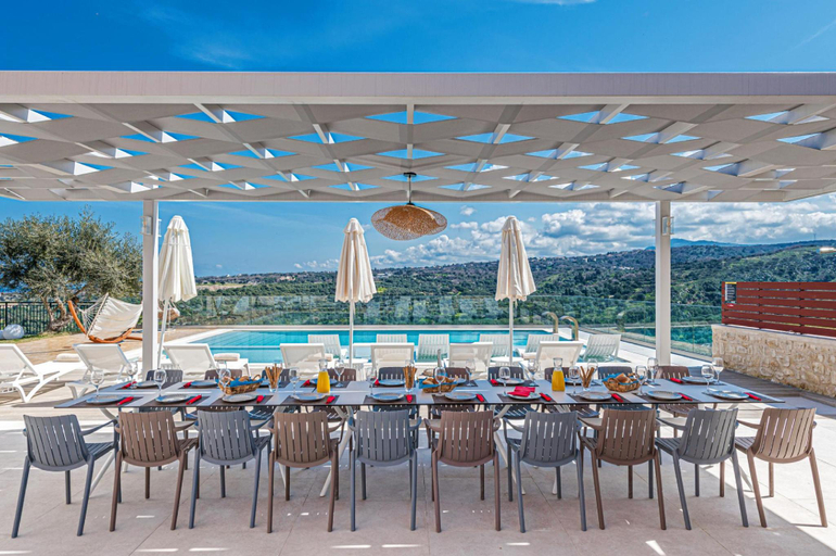 3, Luxury Villa Oasis, 11 bedrooms with Heated Pool, Crete