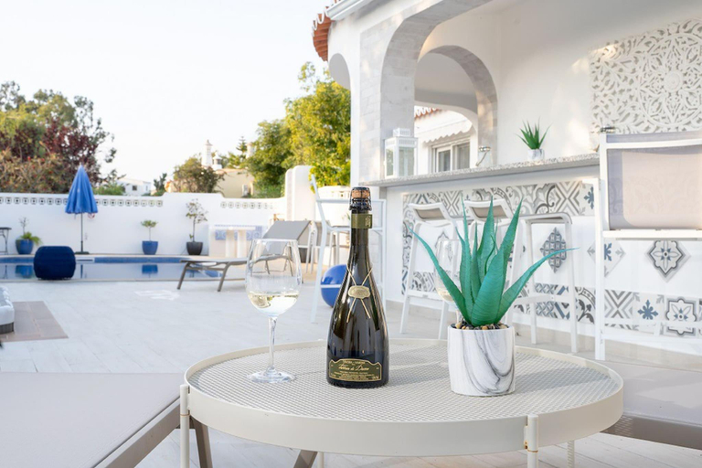 3, ADM Clara · Beautifully Renovated Villa, Lagoa