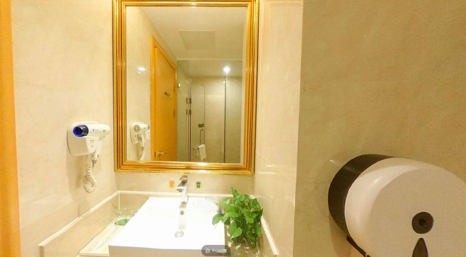 Bathroom 3, Vienna Hotel Shenzhen Lilang Wanguo City Branch, Shenzhen