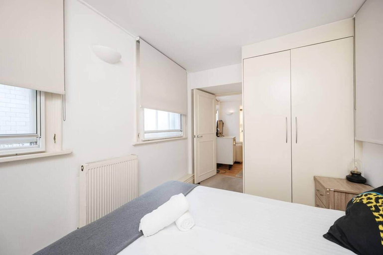 Room 4, Apartment Sleeps 4 With Wifi, London