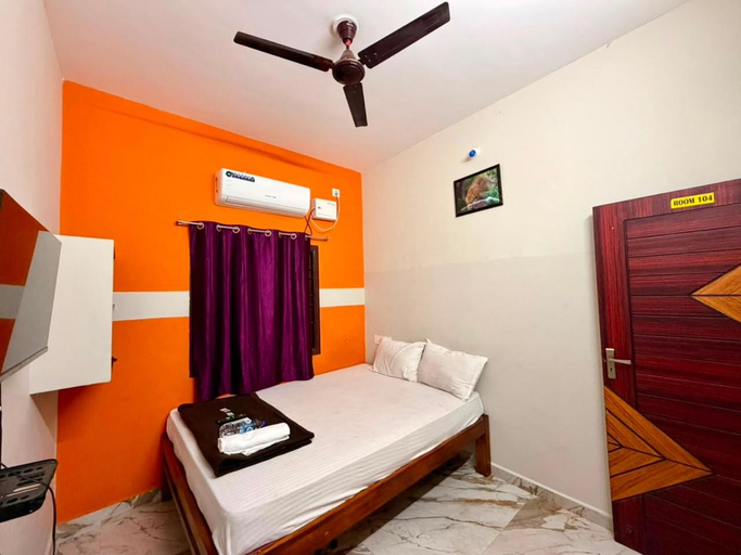 Bedroom 2, Heaven Villa, Viluppuram