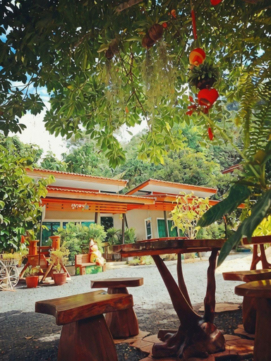 Others 5, Baan Bhuriwat Kiriwong, Lan Saka