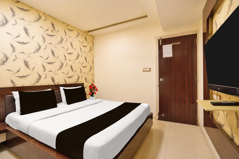 Room 3, Classic Red Apple, Ahmadabad