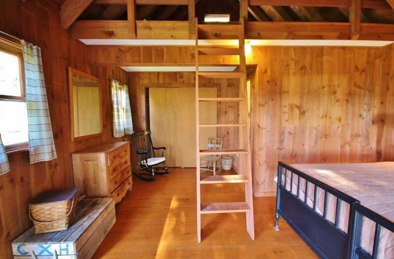Room 5, Tideriver, Waterfront Cottage in Maine, Knox