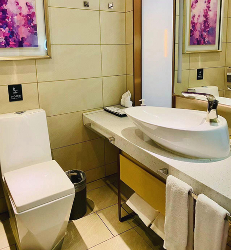 Bathroom 4, Lavande Hotel Dongguan Nancheng Xiping Metro Station, Dongguan