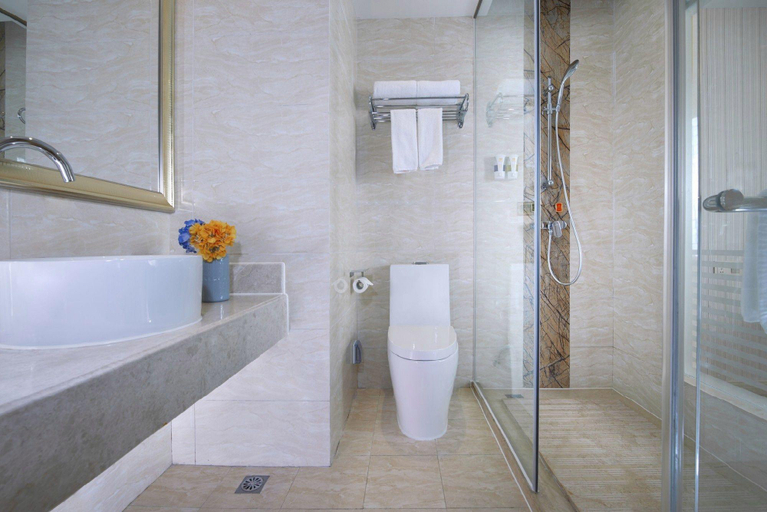 Bathroom 3, Vienna Hotel Guangdong Jieyang Longwei Town, Jieyang