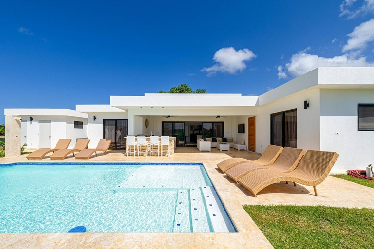 Swimming pool 2, Luxe Villa in the Caribbean Gated Pool Sun, Sosua