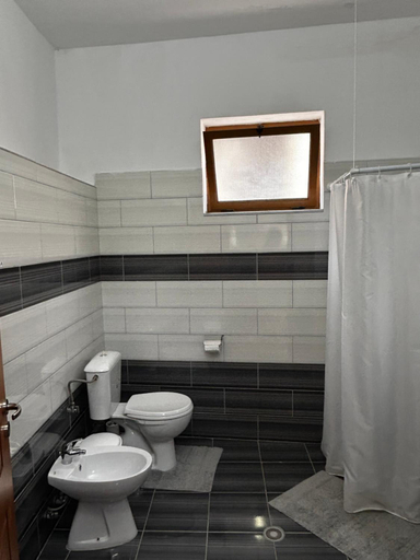 Bathroom 3, StoneTale Garden Guesthouse, Gjirokastrës