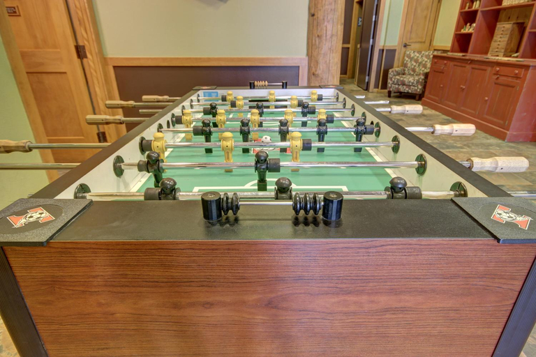 Food & Drinks 5, Arapahoe Lodge 8116, Summit