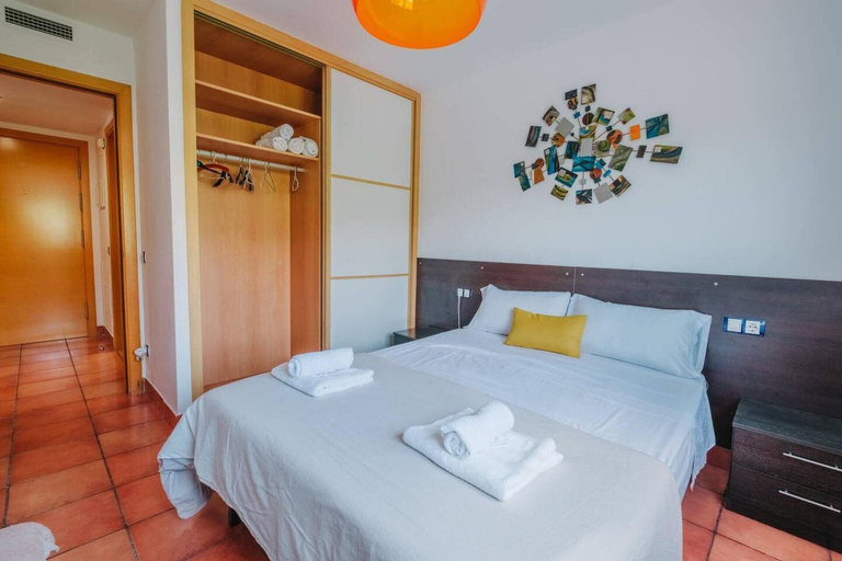 Room 5, Apartment - Sleeps6 - Pool - SeaView - PetFriendly, Tarragona