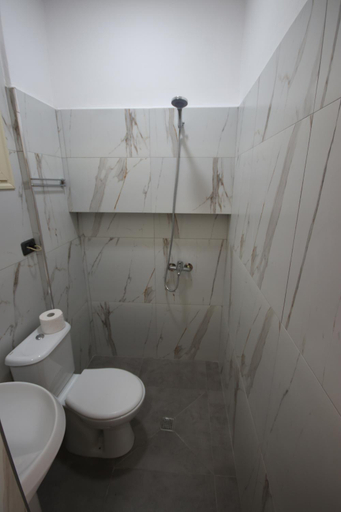 Bathroom 2, Vila Bajrami, Vlorës