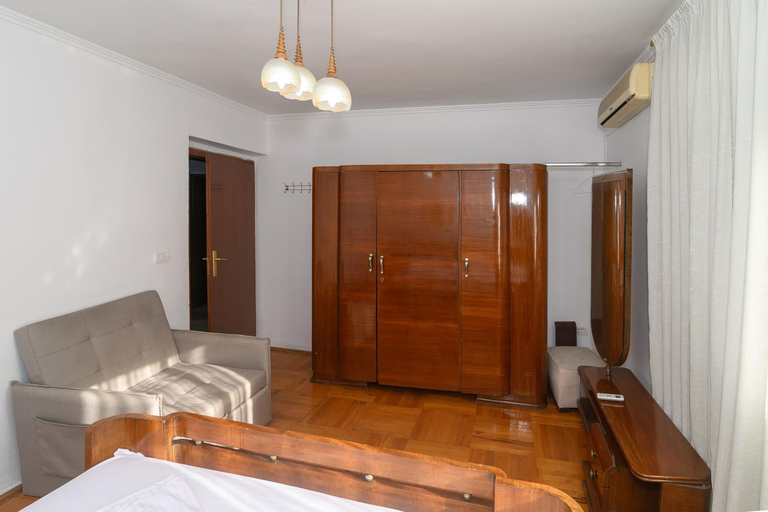 Bedroom 1, Vintage Blloku Apartment, Tiranës