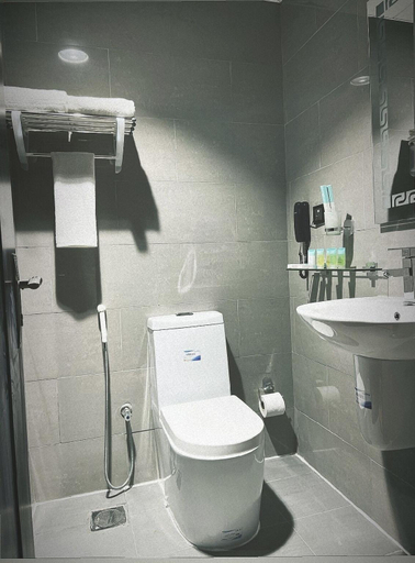 Bathroom 5, Raha Grand Hotel, Dubai