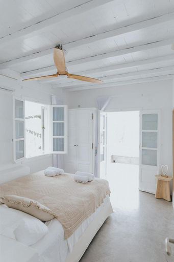 Others 3, myMykonos II beachfront villa, South Aegean