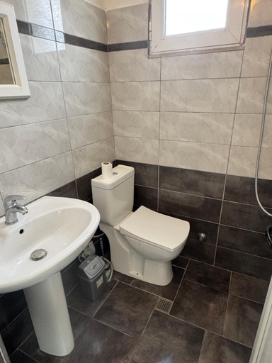 Bathroom, Lea home, Vlorës
