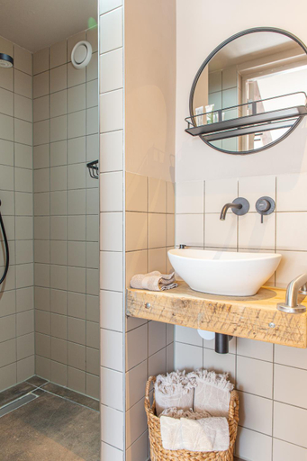 Bathroom 2, De Zuileshoeve, Dordrecht